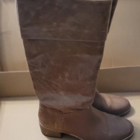 UGG BOOTS - Picture 4 of 4